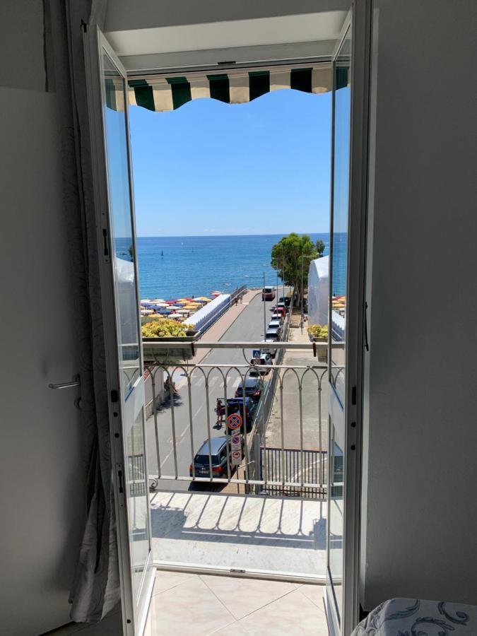 Hotel Aurora Varazze Bagian luar foto
