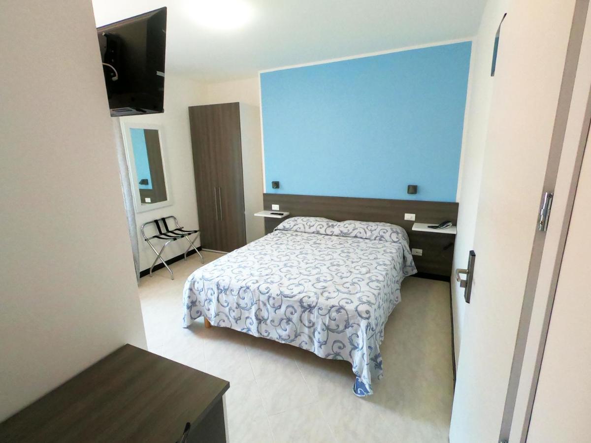 Hotel Aurora Varazze Bagian luar foto