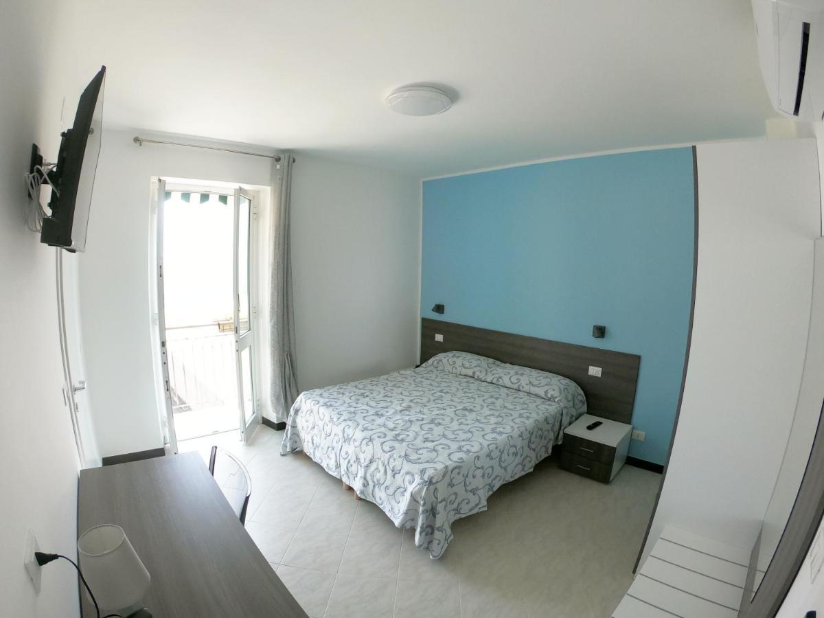 Hotel Aurora Varazze Bagian luar foto