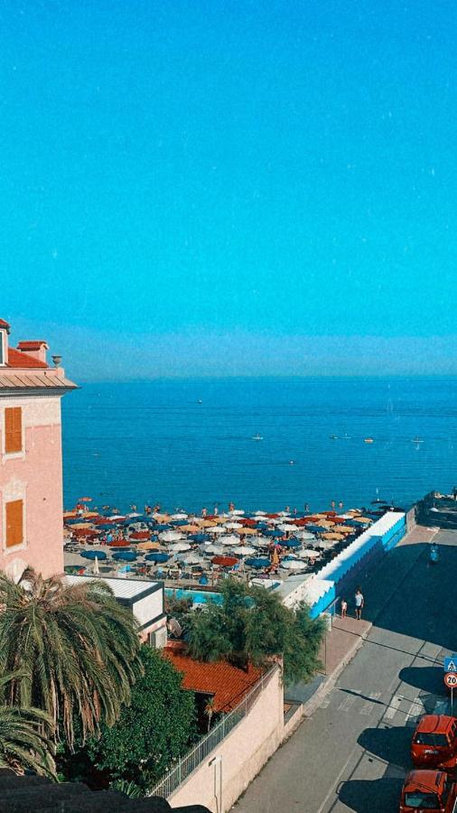 Hotel Aurora Varazze Bagian luar foto