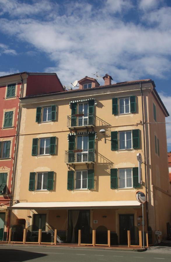 Hotel Aurora Varazze Bagian luar foto