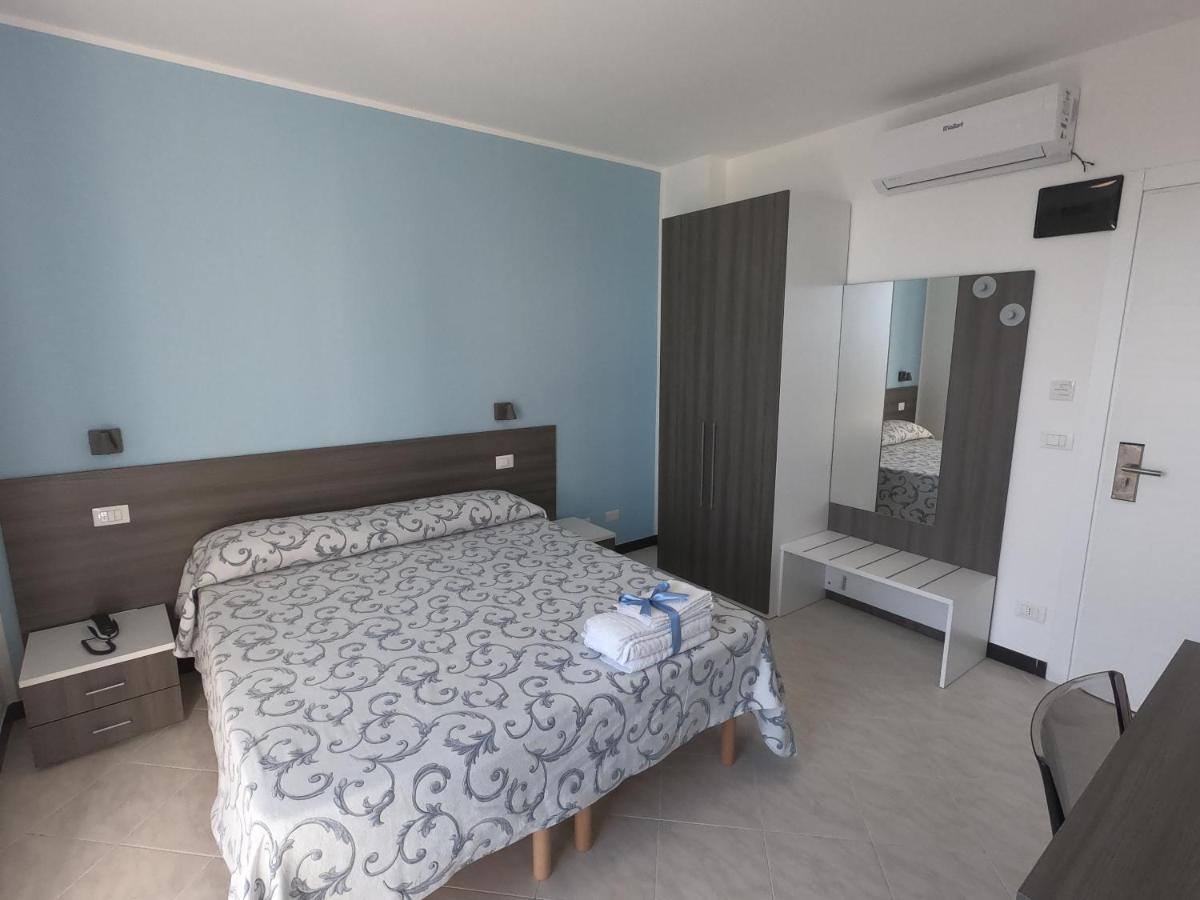 Hotel Aurora Varazze Bagian luar foto