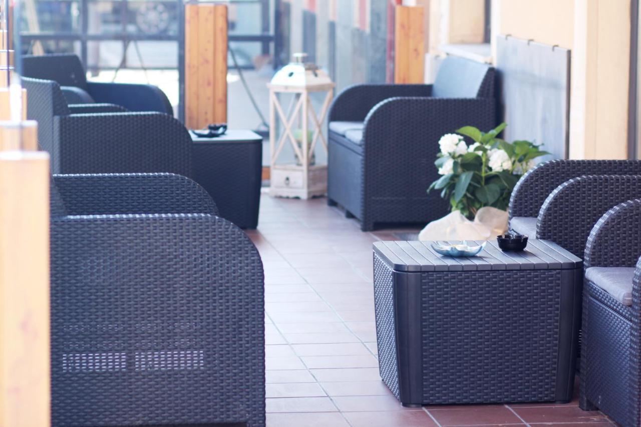 Hotel Aurora Varazze Bagian luar foto