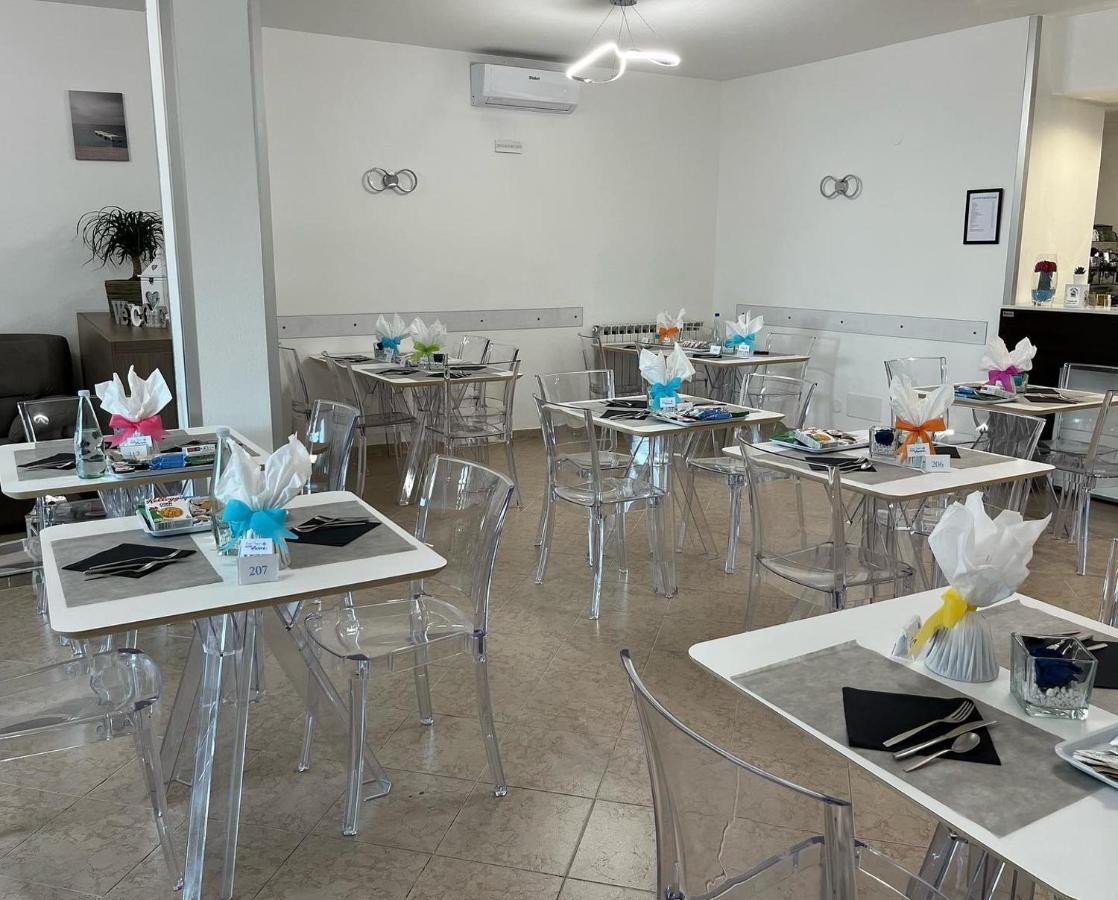 Hotel Aurora Varazze Bagian luar foto